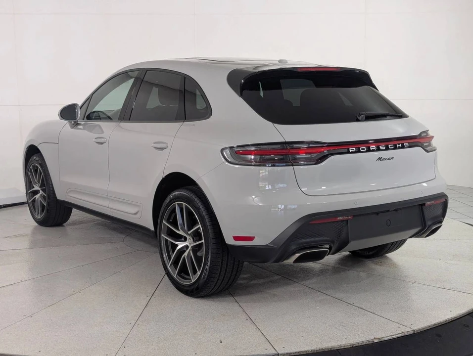 2026 Porsche Macan Electric - Image 3 of 5