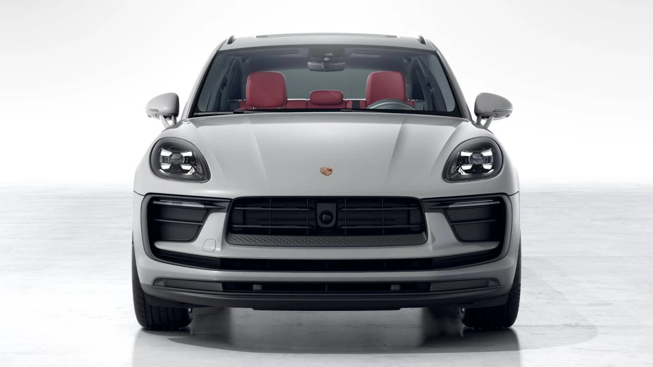 2026 Porsche Macan - Image 8 of 10