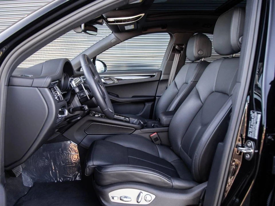 2026 Porsche Macan Electric - Image 5 of 5