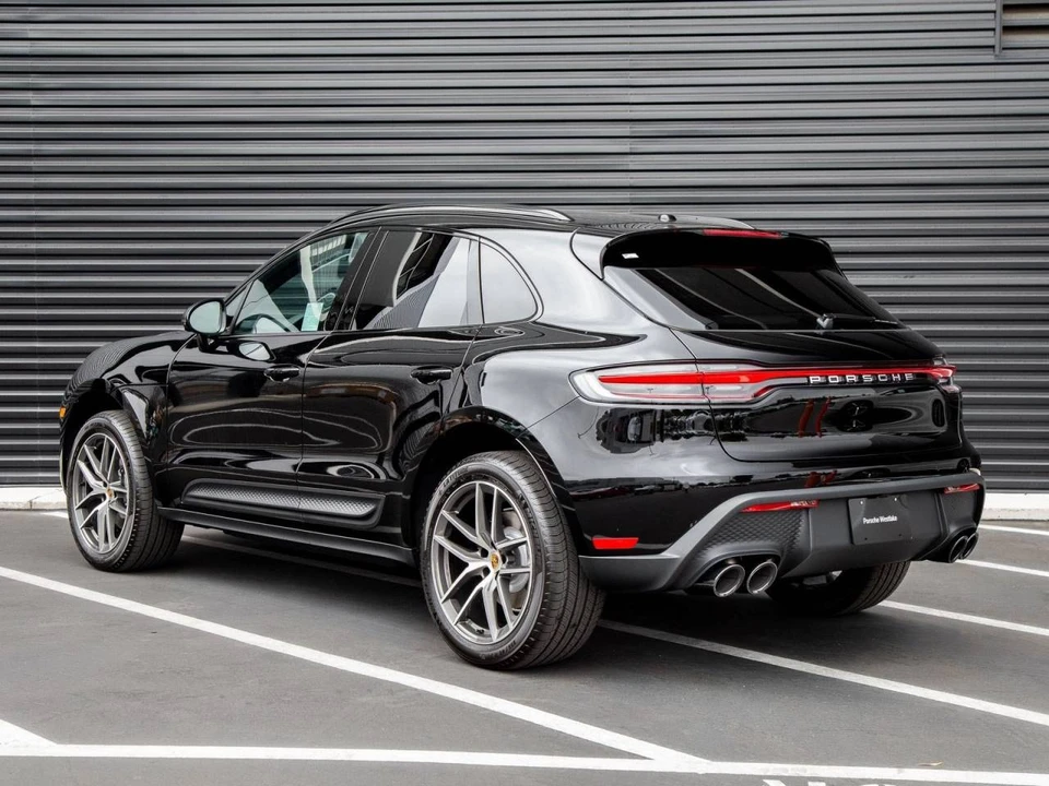 2026 Porsche Macan Electric - Image 3 of 5
