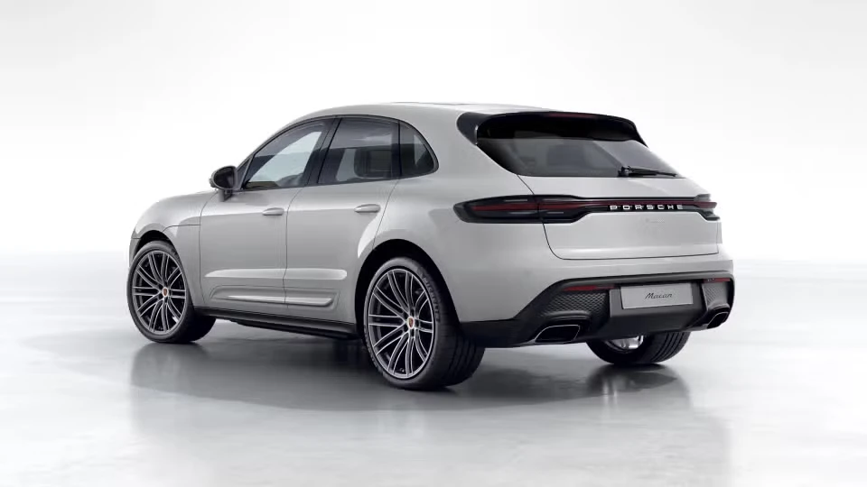 2026 Porsche Macan - Image 19 of 31