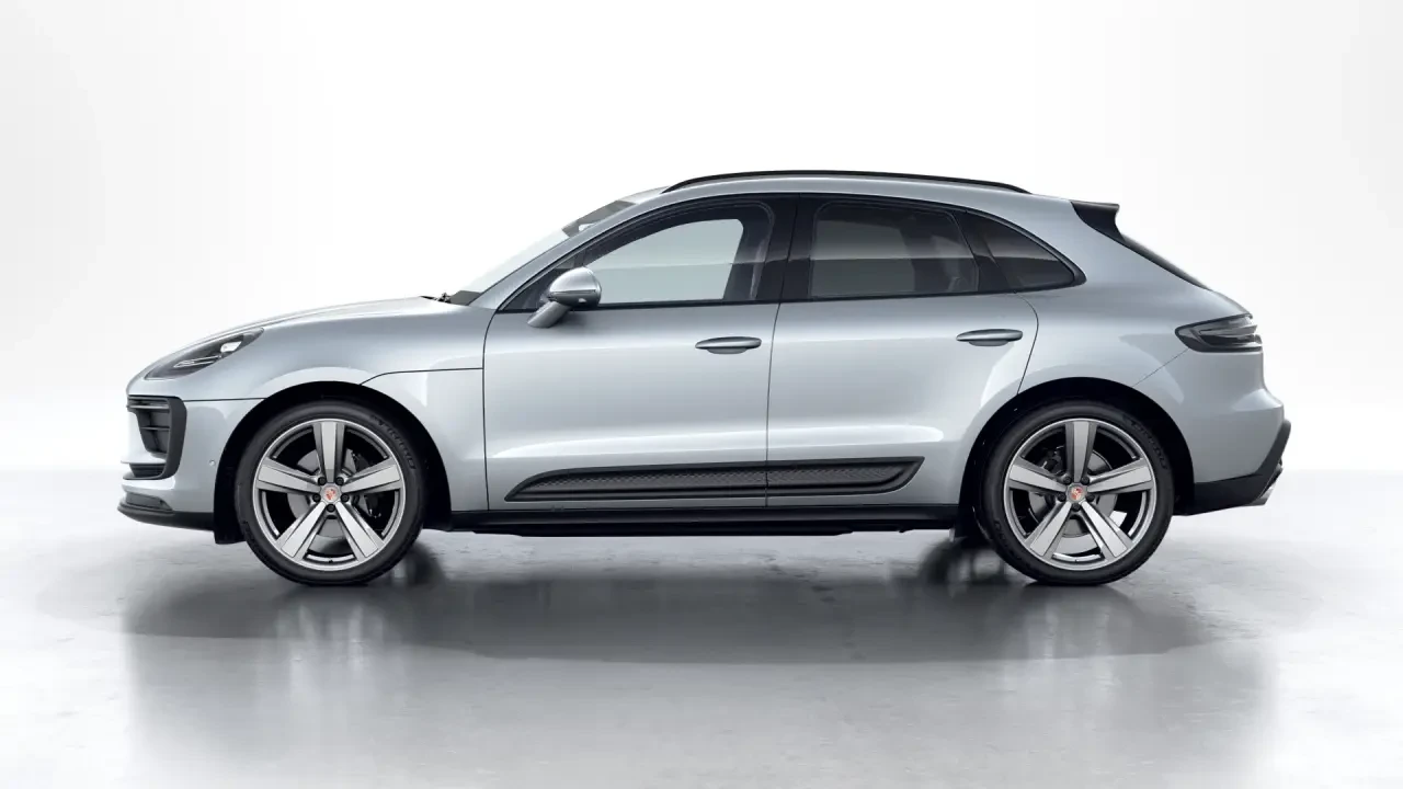 2026 Porsche Macan - Image 16 of 31