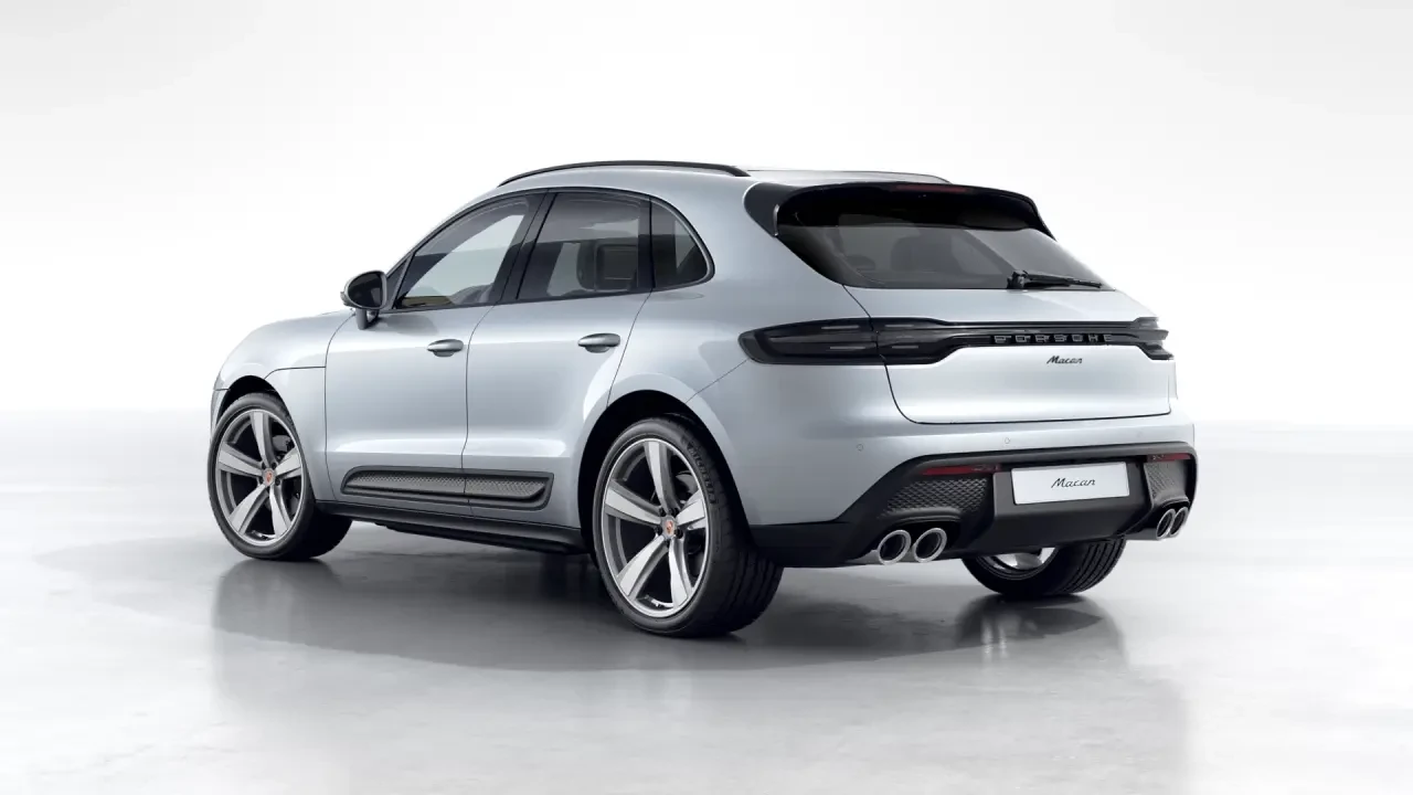 2026 Porsche Macan - Image 24 of 31