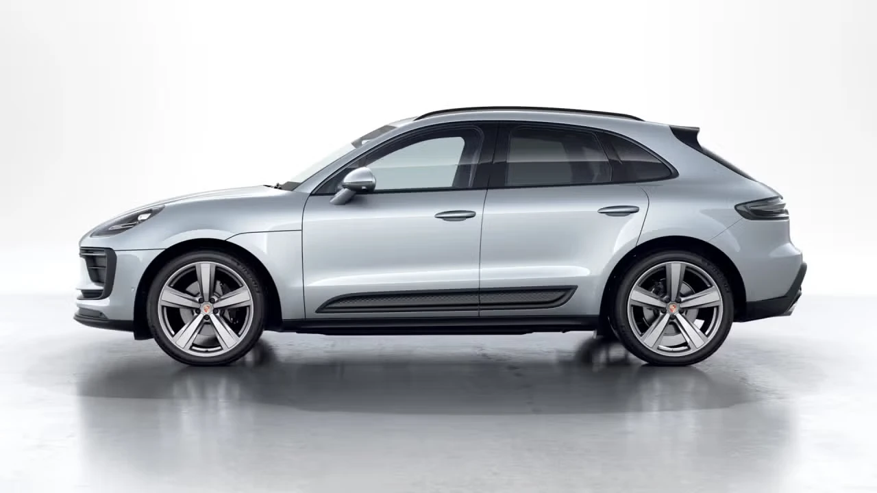2026 Porsche Macan - Image 12 of 31