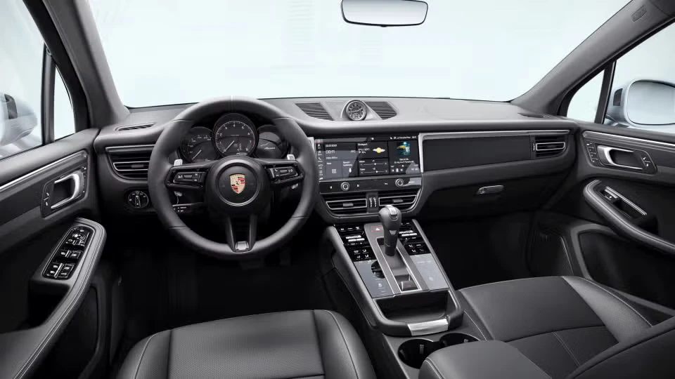 2026 Porsche Macan - Image 27 of 31