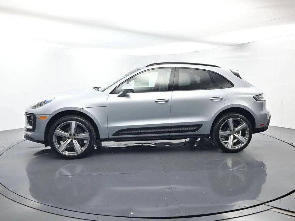 2026 Porsche Macan Electric - Image 2 of 5