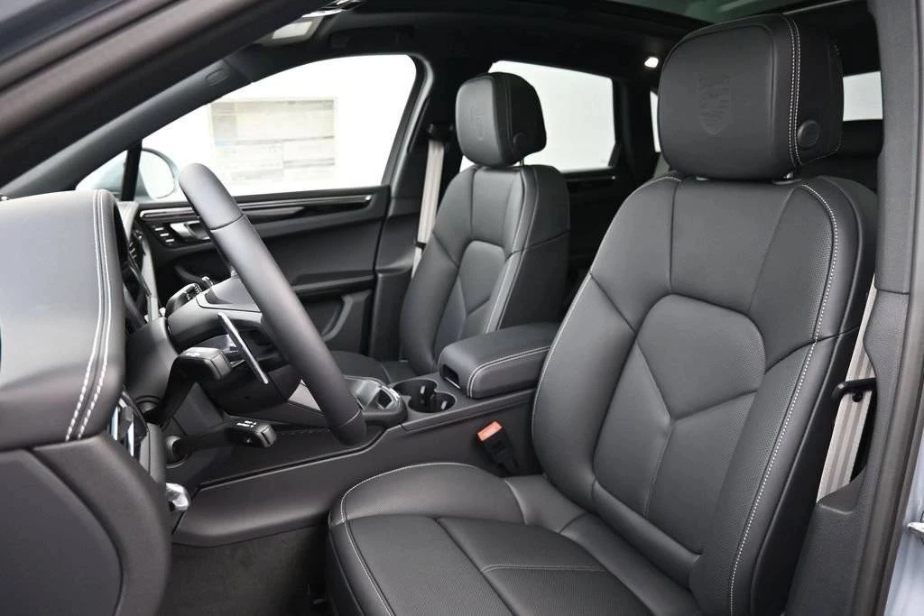 2026 Porsche Macan Electric - Image 5 of 5
