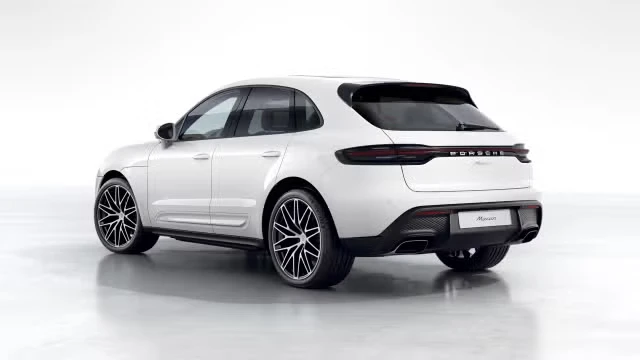 2026 Porsche Macan - Image 18 of 31