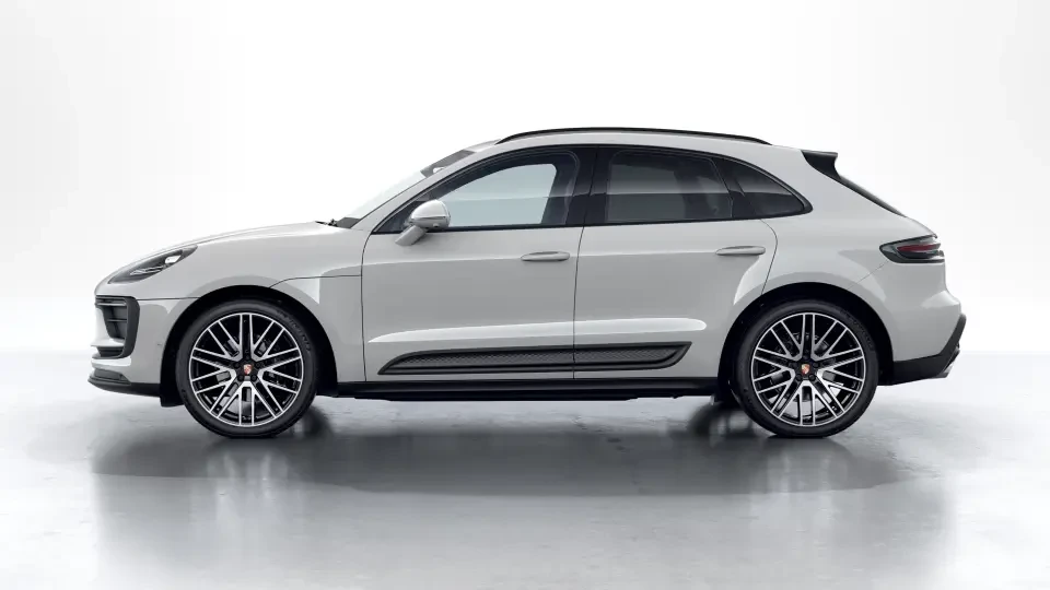 2026 Porsche Macan - Image 15 of 30