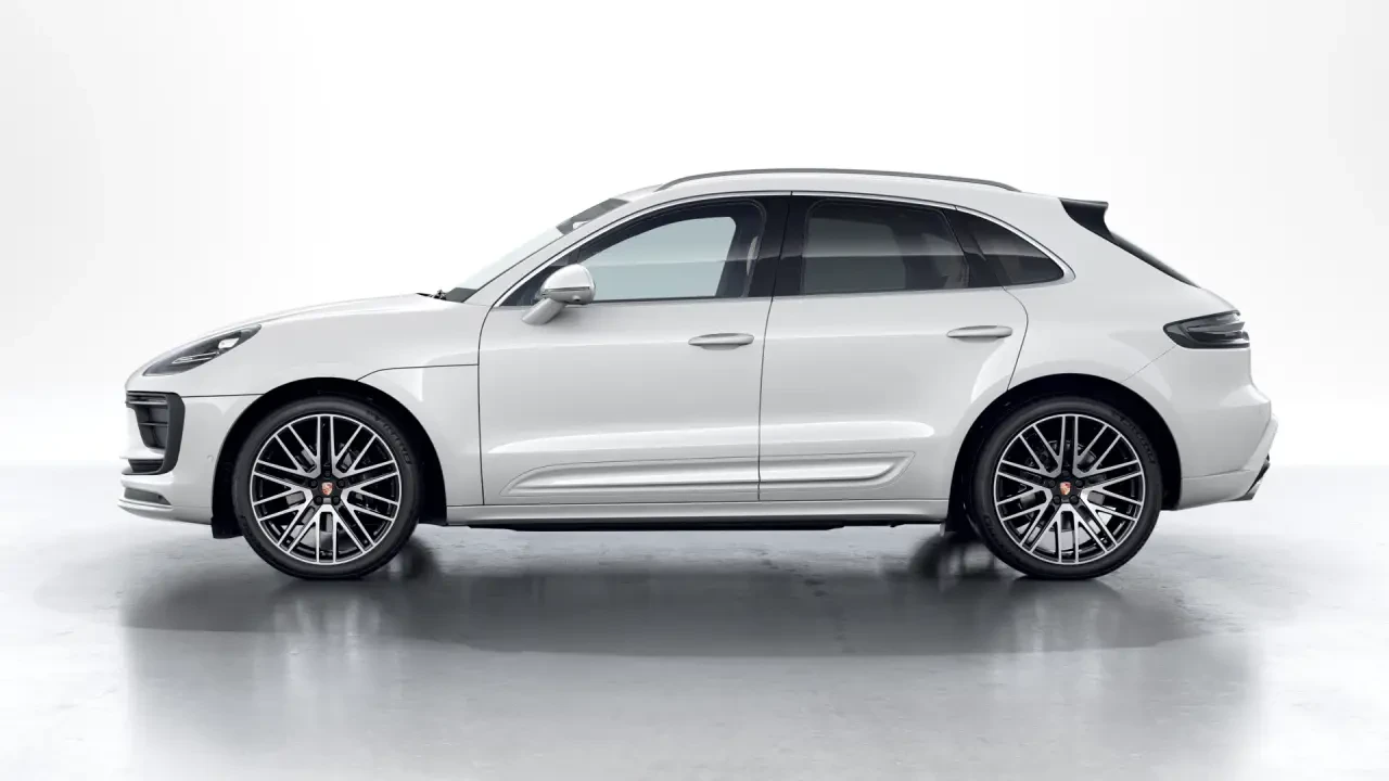 2026 Porsche Macan - Image 16 of 30
