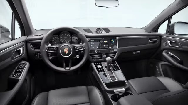 2026 Porsche Macan - Image 26 of 30
