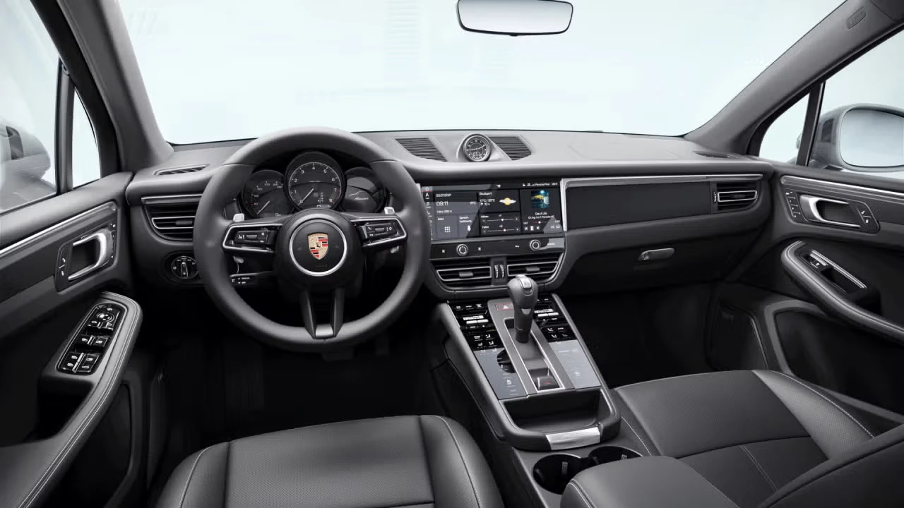 2026 Porsche Macan - Image 28 of 30