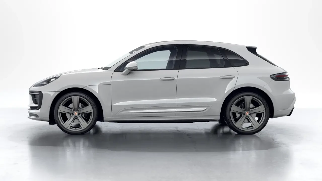 2026 Porsche Macan - Image 16 of 30