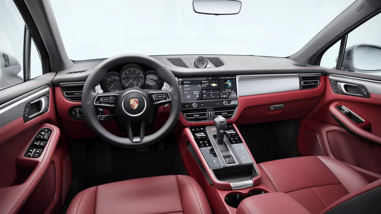 2026 Porsche Macan - Image 28 of 30