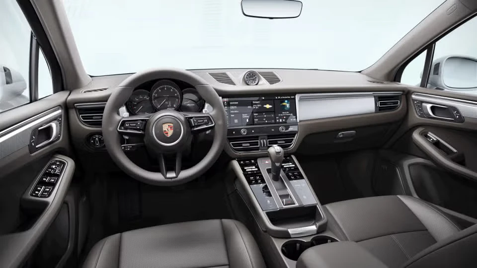 2026 Porsche Macan - Image 27 of 30