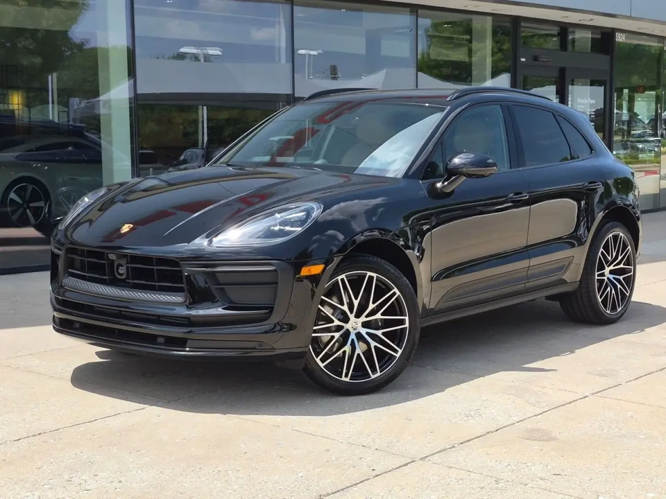 2026 Porsche Macan Electric - Image 8 of 31