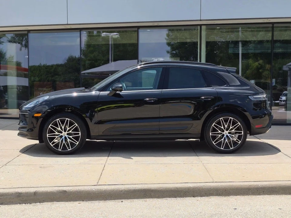 2026 Porsche Macan Electric - Image 12 of 31