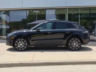 2026 Porsche Macan Electric - Image 13 of 31
