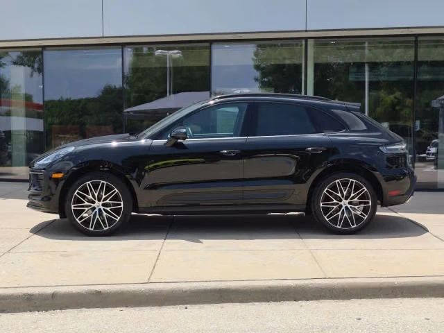 2026 Porsche Macan Electric - Image 10 of 31