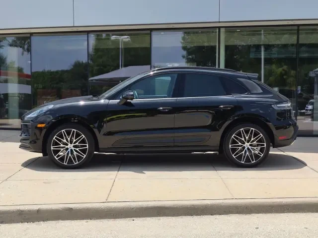 2026 Porsche Macan Electric - Image 14 of 31