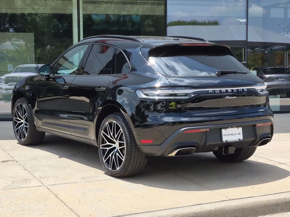 2026 Porsche Macan Electric - Image 19 of 31
