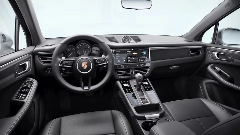 2026 Porsche Macan - Image 27 of 30