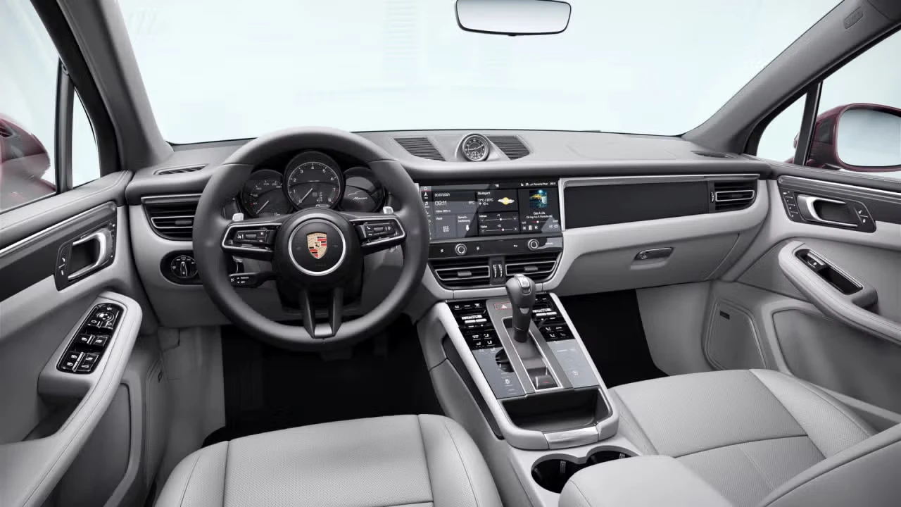 2026 Porsche Macan - Image 28 of 30