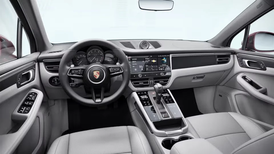 2026 Porsche Macan - Image 27 of 30