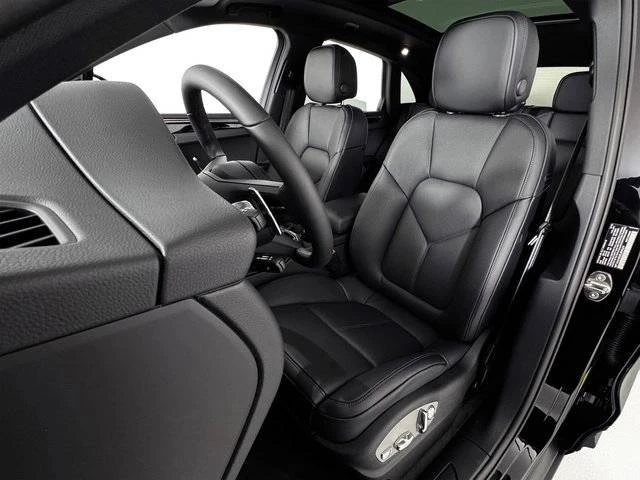 2026 Porsche Macan Electric - Image 5 of 5