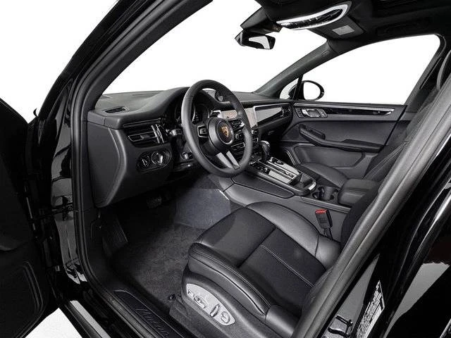 2026 Porsche Macan Electric - Image 4 of 5