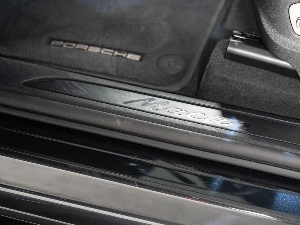 2026 Porsche Macan Electric - Image 11 of 29