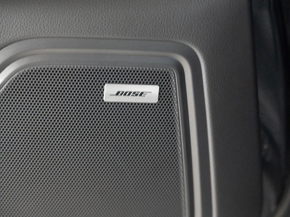 2026 Porsche Macan Electric - Image 17 of 29