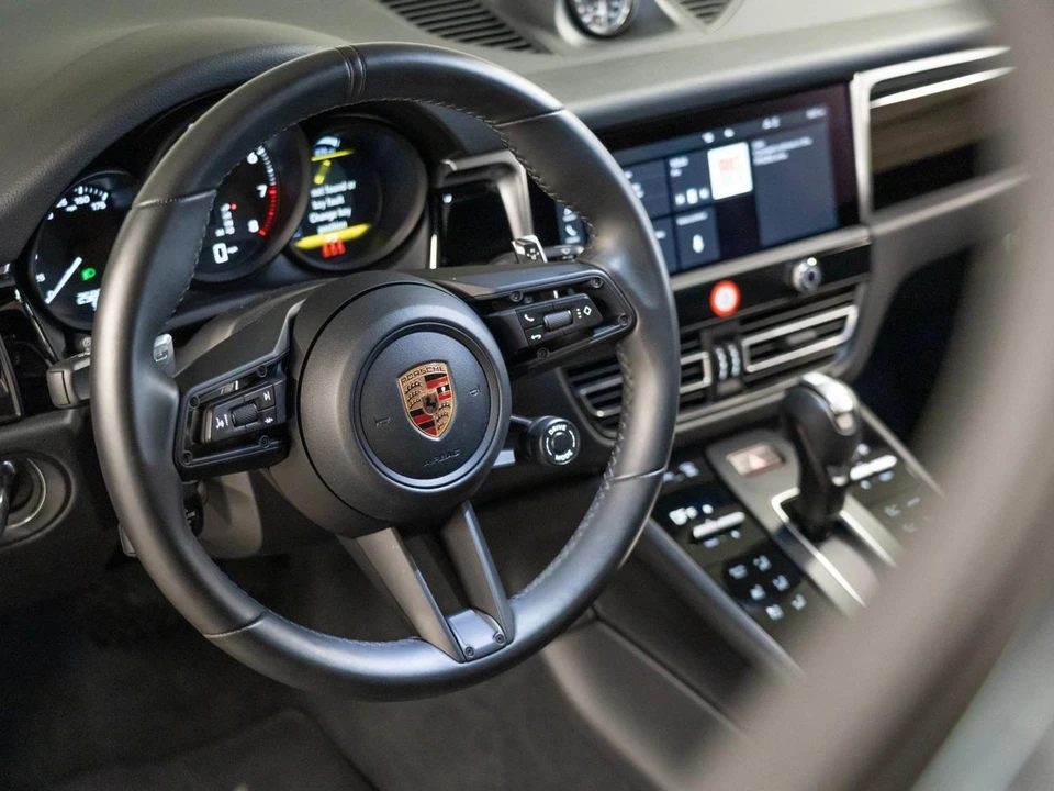 2026 Porsche Macan Electric - Image 14 of 29