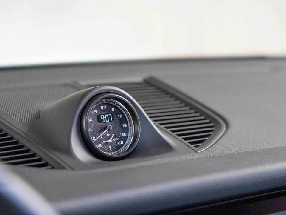2026 Porsche Macan Electric - Image 19 of 29