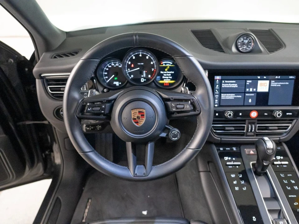 2026 Porsche Macan Electric - Image 27 of 29