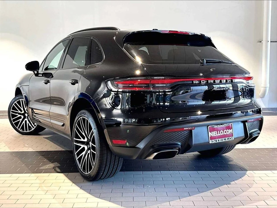 2026 Porsche Macan Electric - Image 3 of 4