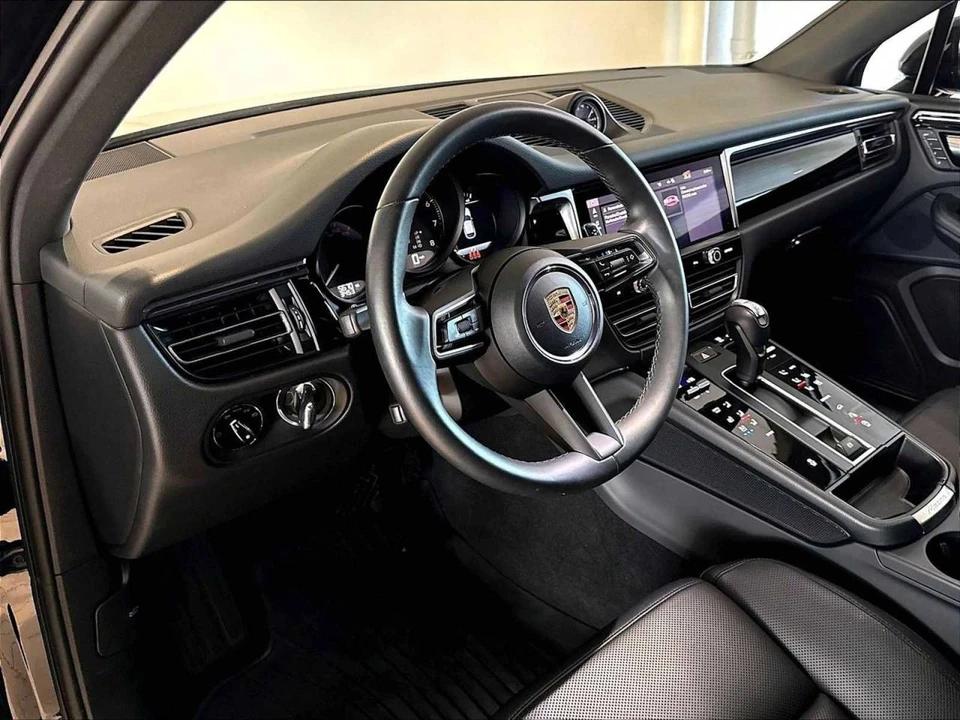 2026 Porsche Macan Electric - Image 4 of 4