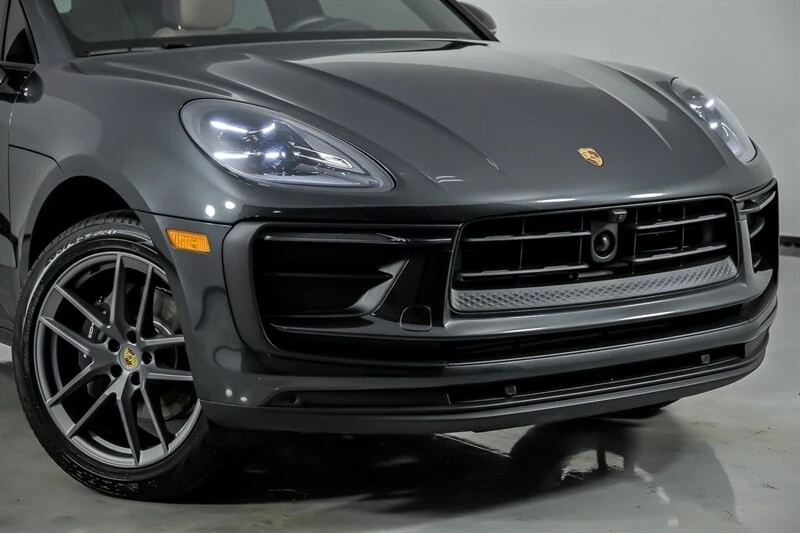 2026 Porsche Macan Electric - Image 2 of 31