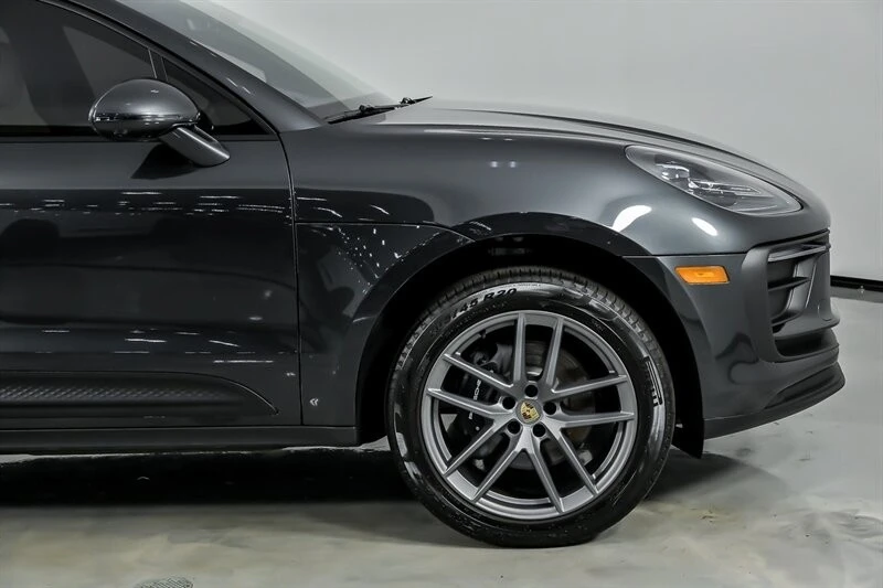 2026 Porsche Macan Electric - Image 14 of 31