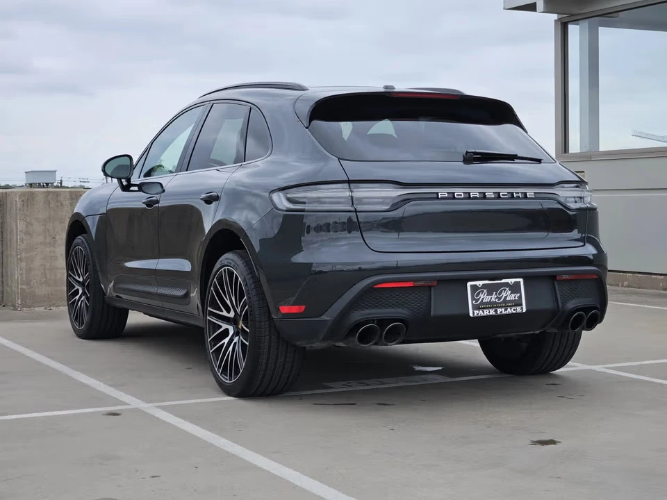 2026 Porsche Macan - Image 20 of 31