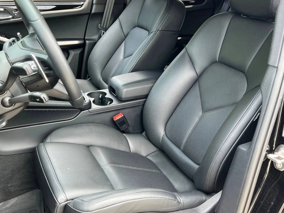 2026 Porsche Macan Electric - Image 5 of 5