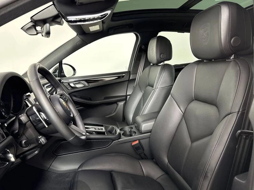 2026 Porsche Macan Electric - Image 5 of 5