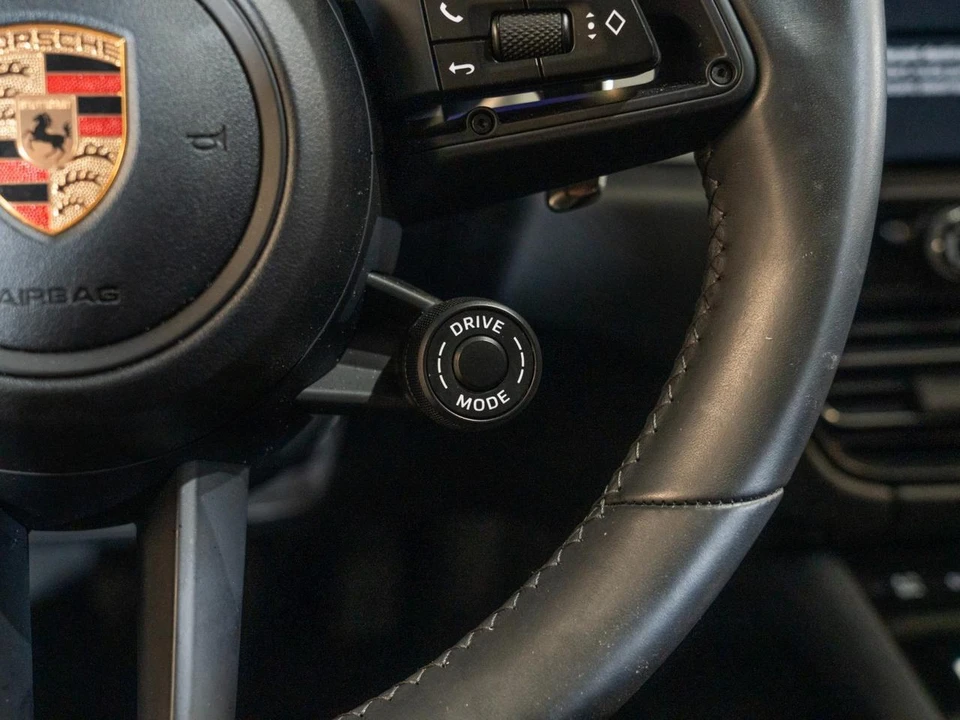 2026 Porsche Macan - Image 21 of 29