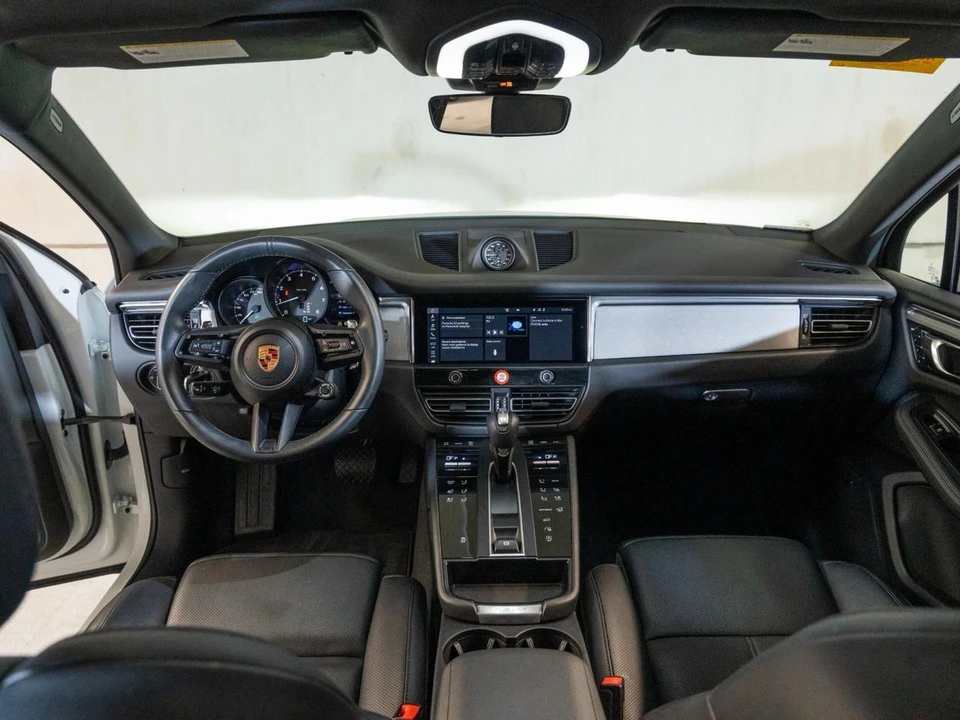 2026 Porsche Macan - Image 27 of 29