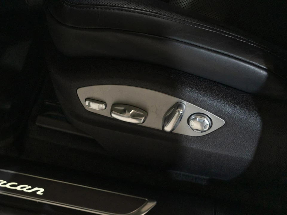 2026 Porsche Macan - Image 14 of 29