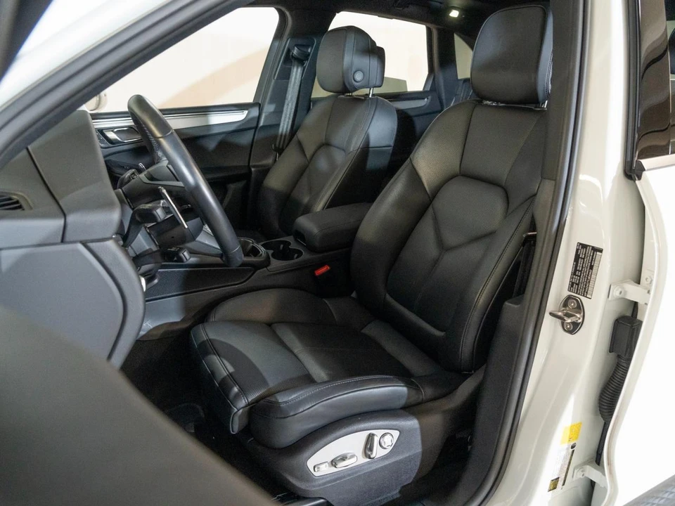 2026 Porsche Macan - Image 16 of 29