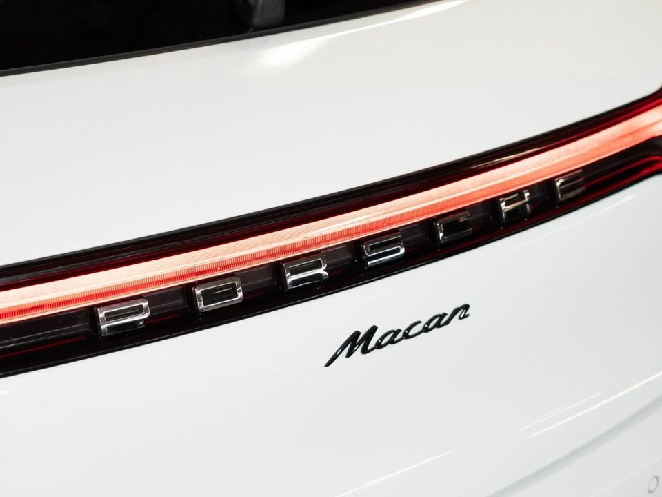 2026 Porsche Macan - Image 12 of 29