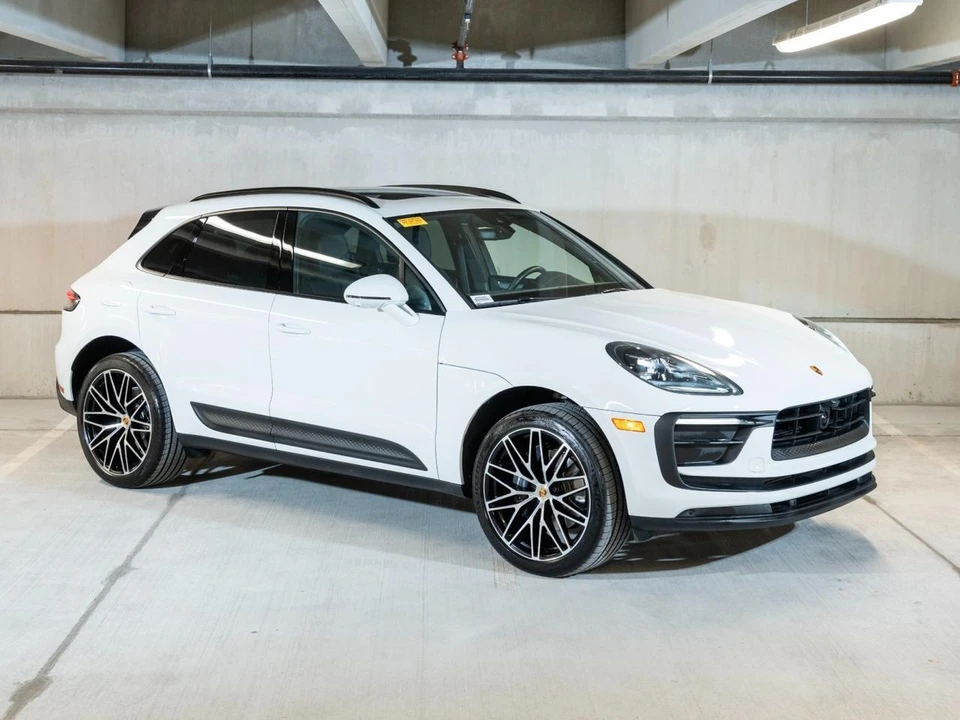 2026 Porsche Macan - Image 7 of 29