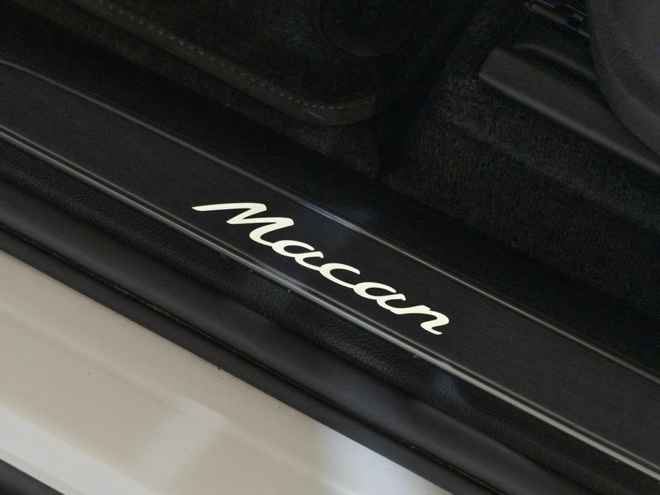 2026 Porsche Macan - Image 13 of 29