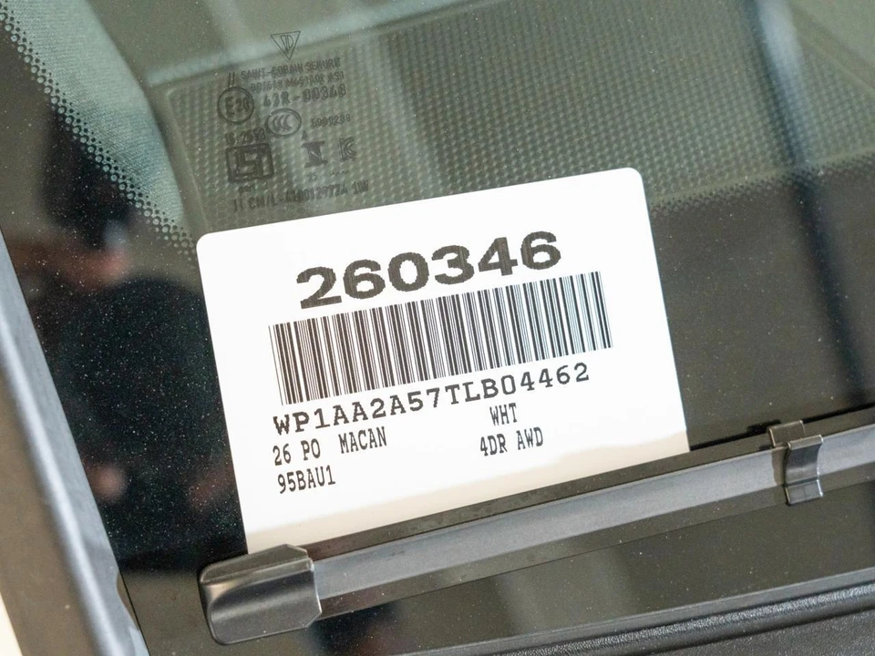 2026 Porsche Macan - Image 29 of 29